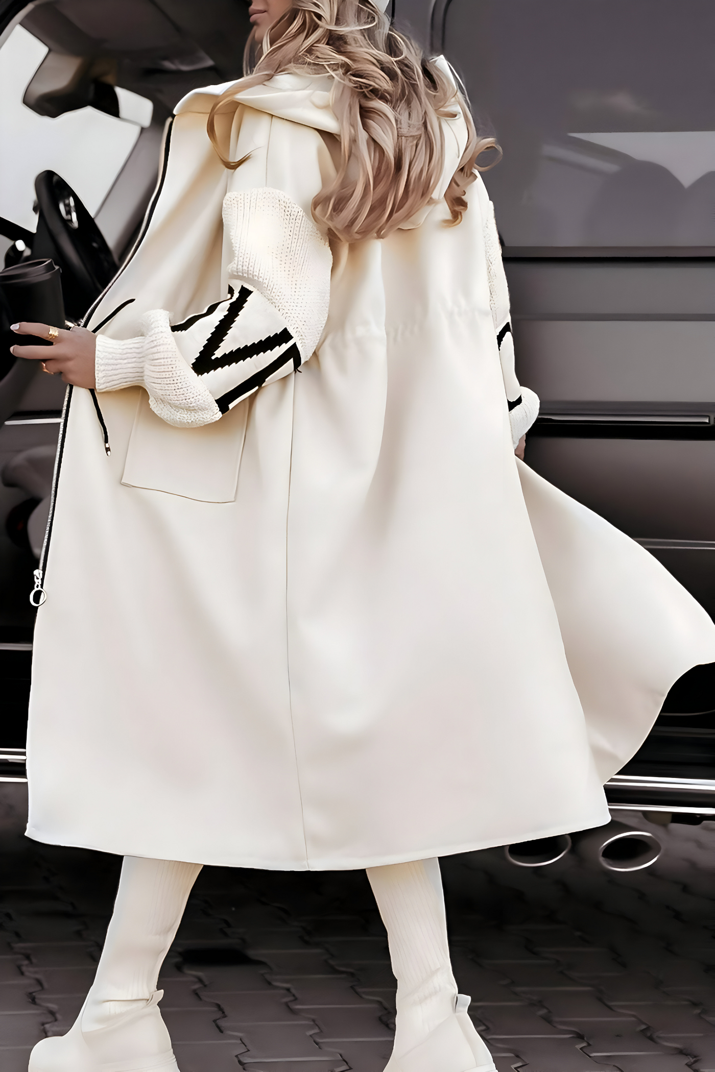 Lisa | Women’s jacket with knitted sleeves and hood